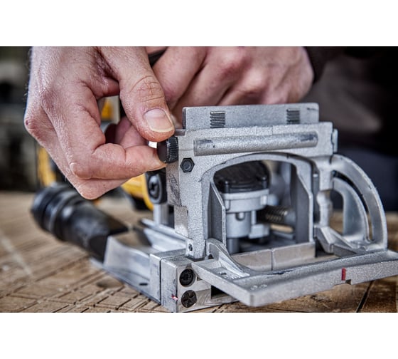 Аккумуляторный ламельный фрезер Dewalt DCW682NT, 18 В, 8000 об/мин