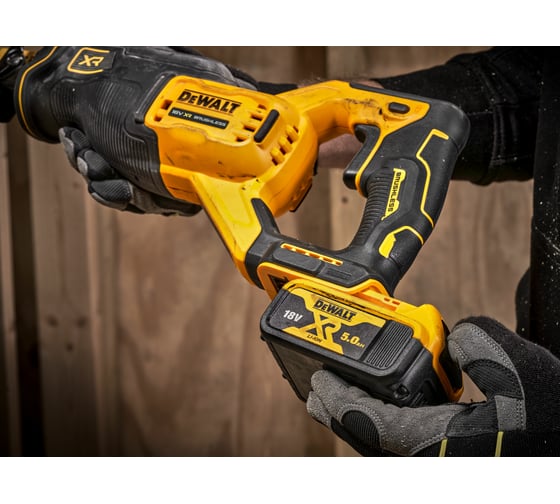 Сабельная пила Dewalt DCS382N-XJ