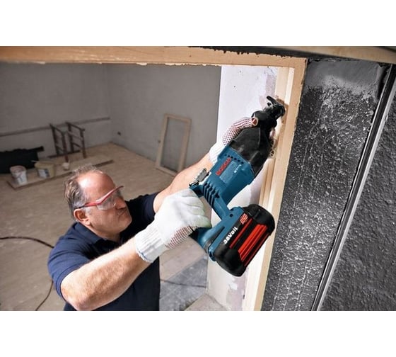 Аккумуляторная сабельная пила Bosch GSA 36 V-LI 0.601.645.R00
