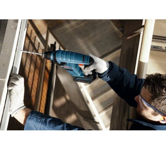 Аккумуляторный перфоратор Bosch GBH 18 V-LI Compact Solo 0.611.905.300