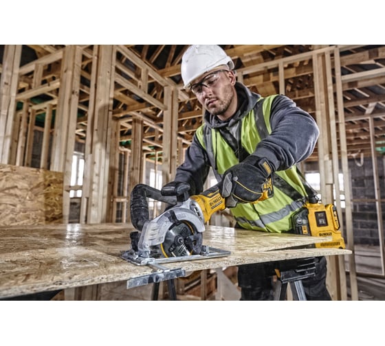 Циркулярная мини-пила DEWALT 18 В XR диск 115x9.5 мм, пропил 39.5 мм, батарея POWERSTACK, чемодан TSTAK, без з/у DCS571E1T-XJ