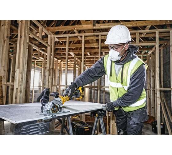 Циркулярная мини-пила DEWALT 18 В XR диск 115x9.5 мм, пропил 39.5 мм, батарея POWERSTACK, чемодан TSTAK, без з/у DCS571E1T-XJ