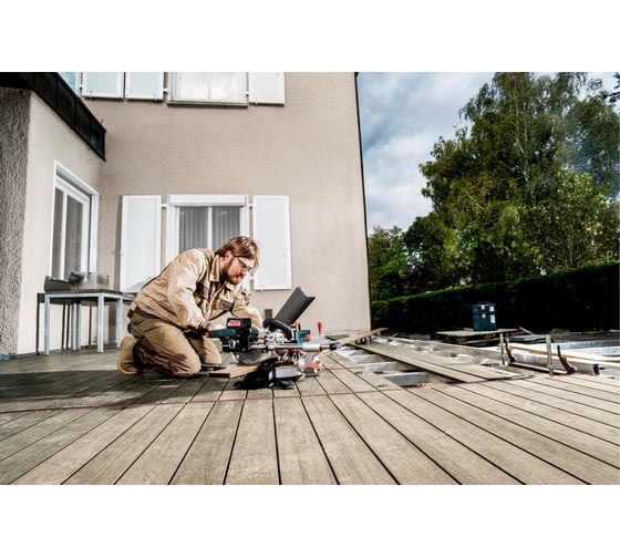 Аккумуляторная торцовочная пила Metabo KGS 18 LTX 216 619001850