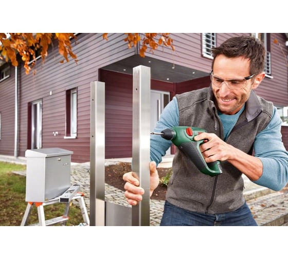 Аккумуляторный перфоратор Bosch Uneo 10.8 LI-2 0.603.984.024