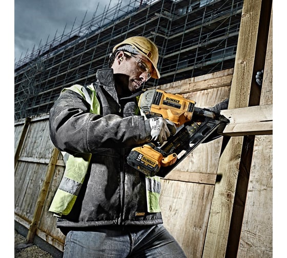 Степлер DEWALT DCN 692P2