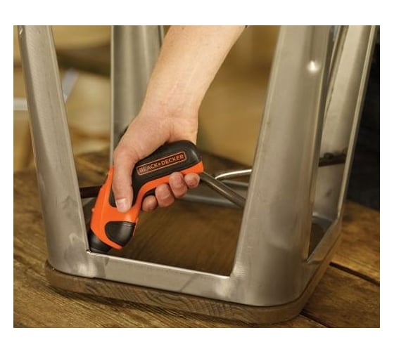 Аккумуляторная отвертка Black+Decker CS3652LC