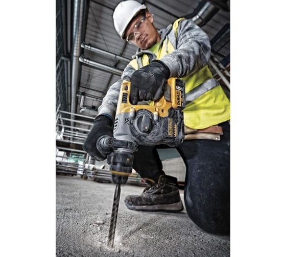 Бесщеточный перфоратор DEWALT DCH274P2