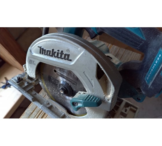 Аккумуляторная дисковая пила Makita LXT DHS680Z 11