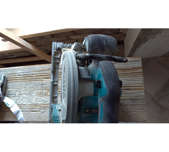 Аккумуляторная дисковая пила Makita LXT DHS680Z 8