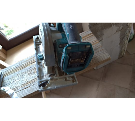Аккумуляторная дисковая пила Makita LXT DHS680Z 9