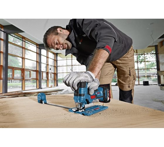 Аккумуляторная лобзиковая пила Bosch GST 18 V-LI S 0.601.5A5.104