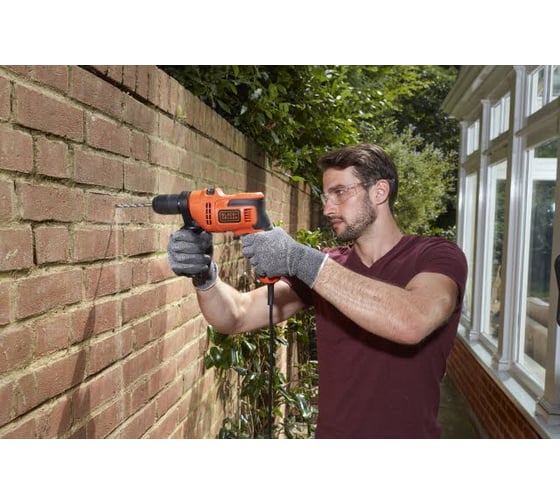 Дрель Black&Decker BEH200