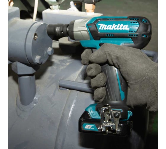 Аккумуляторный гайковерт Makita TW141DWAE