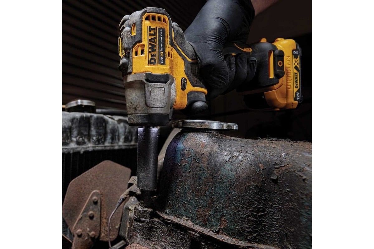 DEWALT 12 XR 3 8 DCF902D2 QW