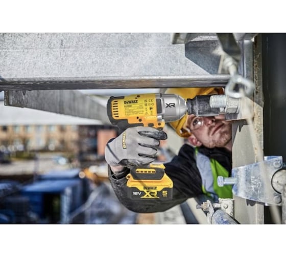 Аккумуляторный ударный гайковерт Dewalt DCF900P2T-QW