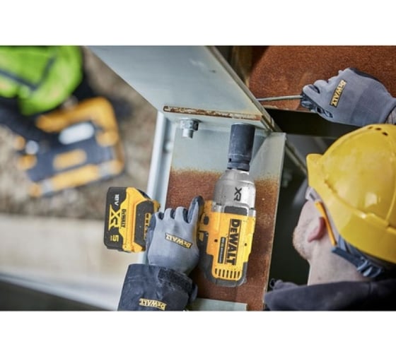 Аккумуляторный ударный гайковерт Dewalt DCF900P2T-QW