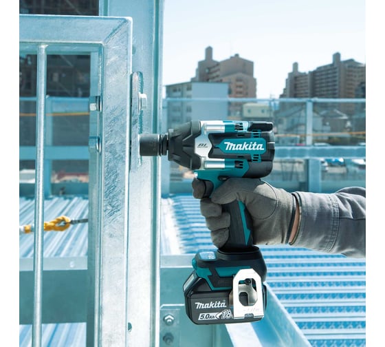 Гайковерт ударный аккумуляторный Makita LXT BL 18В, 1/2", 700Нм,(1x3Ач, з/у), кейс, крючок, подсветка DTW700RF1J