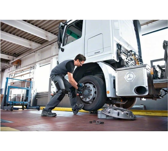 Аккумуляторный гайковерт BOSCH GDS 18V-1000 (Соло) 06019J8300