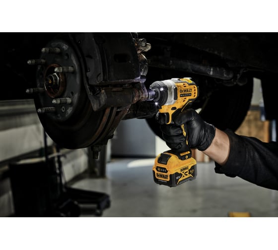 Гайковерт Dewalt 12В, 5 Ач DCF901P1-QW