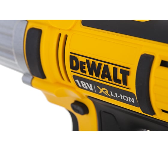 Аккумуляторный ударный гайковёрт DEWALT DCF 889 M2