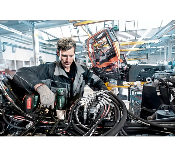 Аккумуляторный ударный гайковерт Metabo SSW 18 LTX 600 602198660