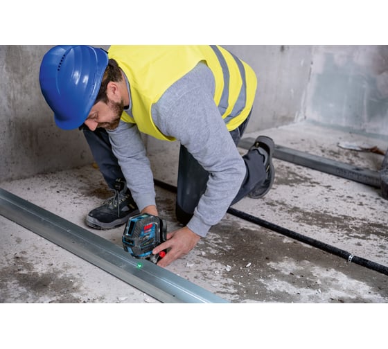 Комби-лазер Bosch GCL 2-50 G + RM10 0601066M00