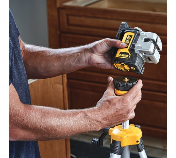 Самовыравнивающийся трехплоскостной лазерный уровень DEWALT DW089CG-XJ