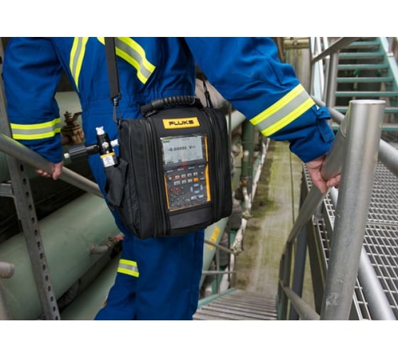 Регистрирующий калибратор Fluke 754
