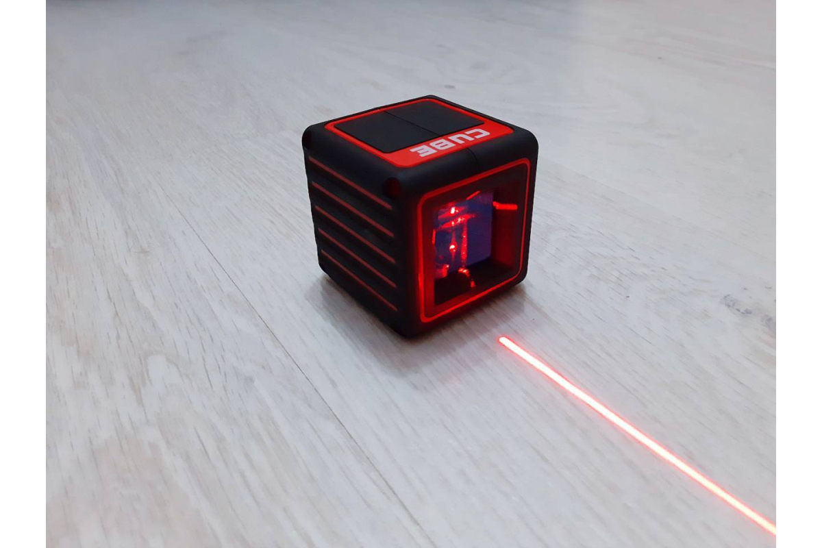 Лазерный уровень cube basic edition. Лазерный уровень ada Cube Basic Edition а00341. Какого размера магнит кольцо в лазерном уровне ada Cube.