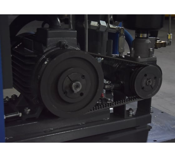 Винтовой электрический маслозаполненный компрессор KRAFTMACHINE KM7,5-10рВ (IP54, серия АС, ЧРП) KMMV007100RC55JH