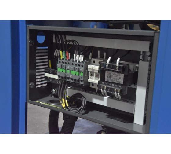 Винтовой электрический маслозаполненный компрессор KRAFTMACHINE KM7,5-10рВ (IP54, серия АС, ЧРП) KMMV007100RC55JH