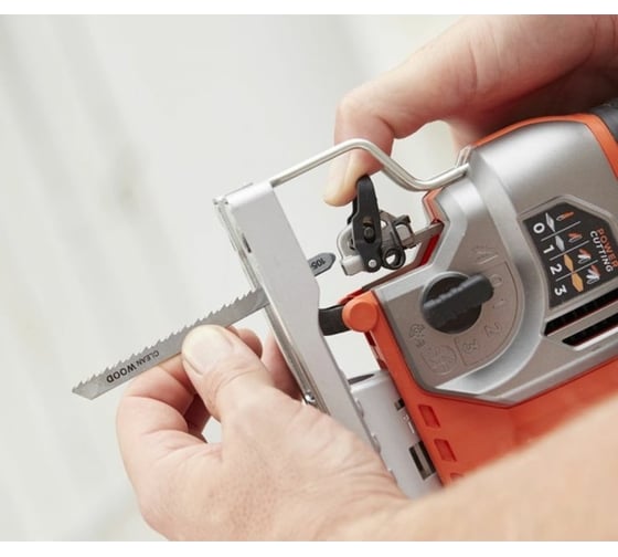 Мощный лобзик Black&Decker BES610K-QS