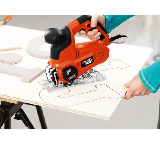 Лобзик Black+Decker KSTR8K