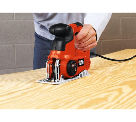 Лобзик Black+Decker KSTR8K