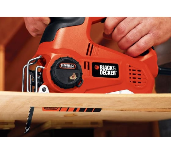 Лобзик Black+Decker KSTR8K