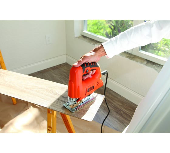 Лобзик Black+Decker JS10