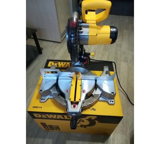 Торцовочная пила DEWALT DWS713 21