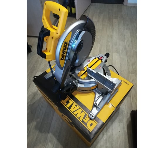 Торцовочная пила DEWALT DWS713 17