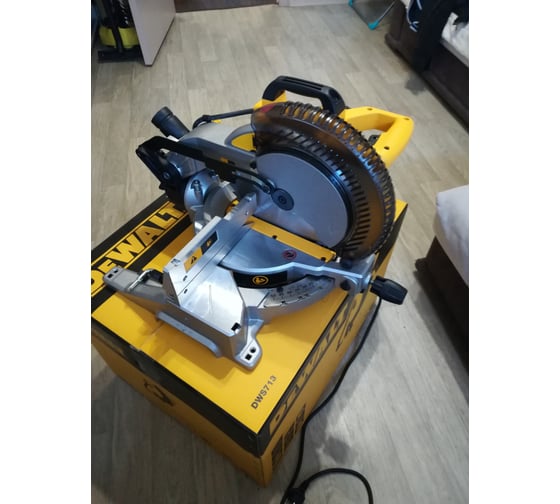 Торцовочная пила DEWALT DWS713 16