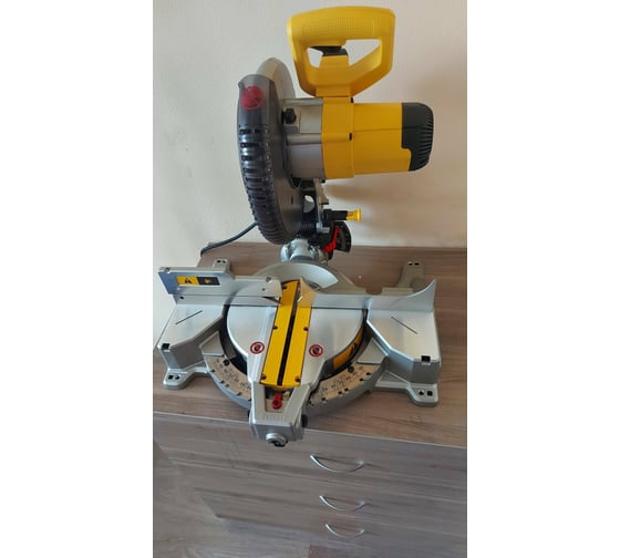 Торцовочная пила DEWALT DWS713 23