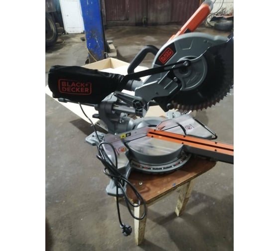 Торцовочная пила c протяжкой Black&Decker BES700 - выгодная цена ...