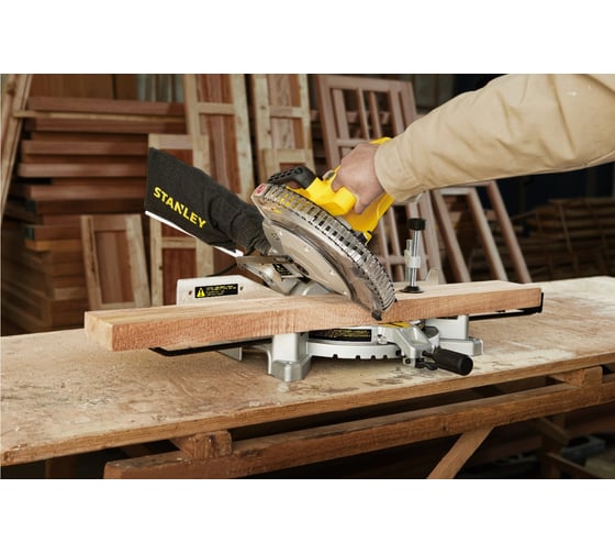 Торцовочная пила Stanley SM16