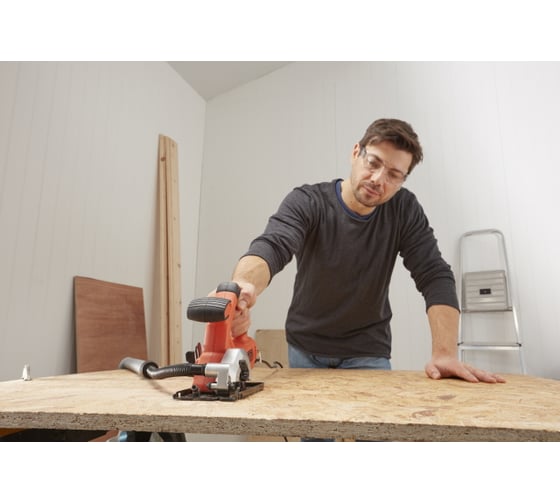 Дисковая мини-пила Black&Decker BES510-QS