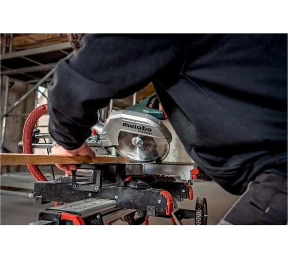 Торцовочная пила Metabo KGS 254 M 1800 Вт + пильный диск 613254000