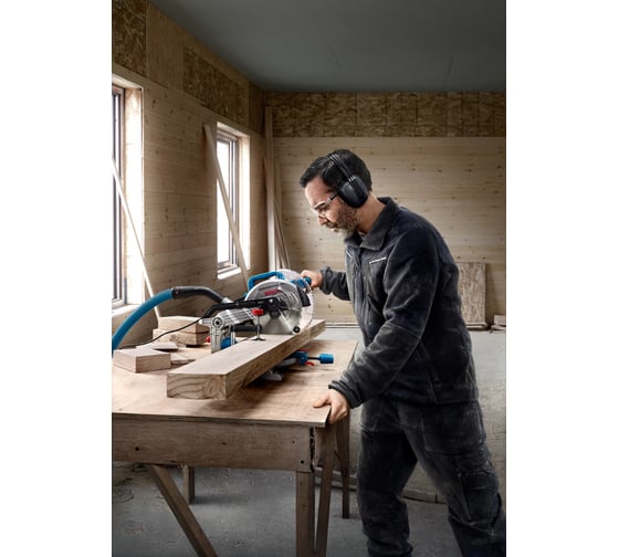 Сетевая торцовочная пила BOSCH GCM 216 0601B33000