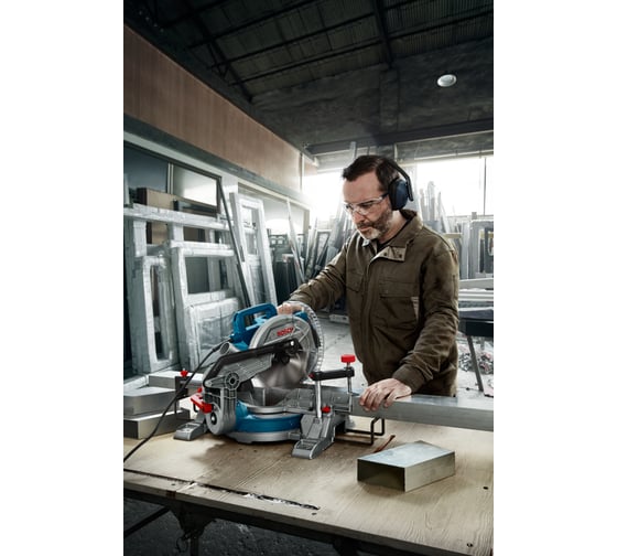 Сетевая торцовочная пила BOSCH GCM 216 0601B33000