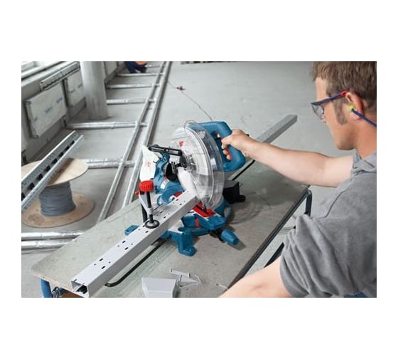 Торцовочная пила Bosch GCM 10 J 0.601.B20.200