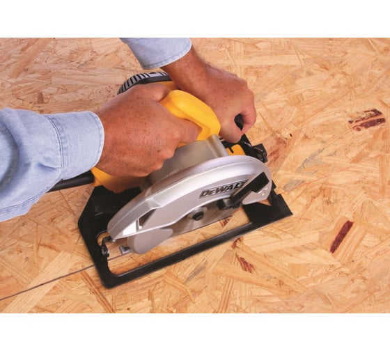 Дисковая пила DeWALT DW 366