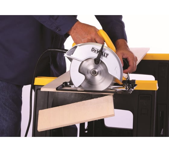 Дисковая пила DeWALT DW 366