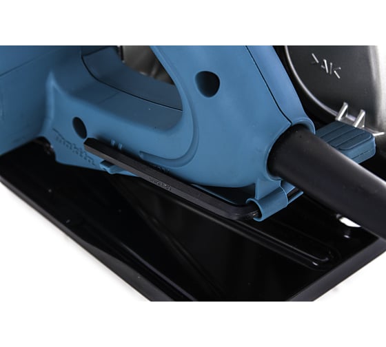 Дисковая пила Makita 5704RX
